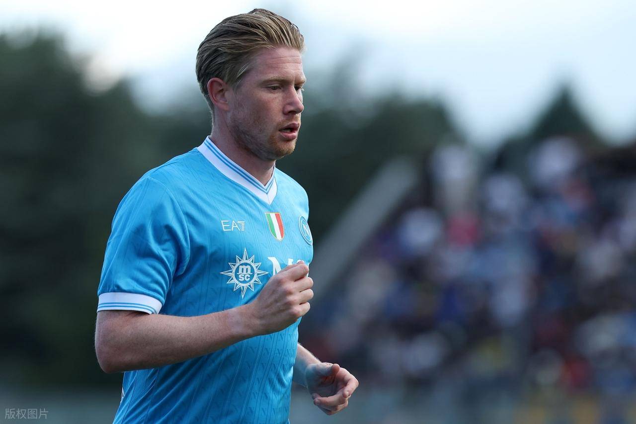 球队赛后合练照片曝光，专注备战（赛后合练照流出，球队全力备战）