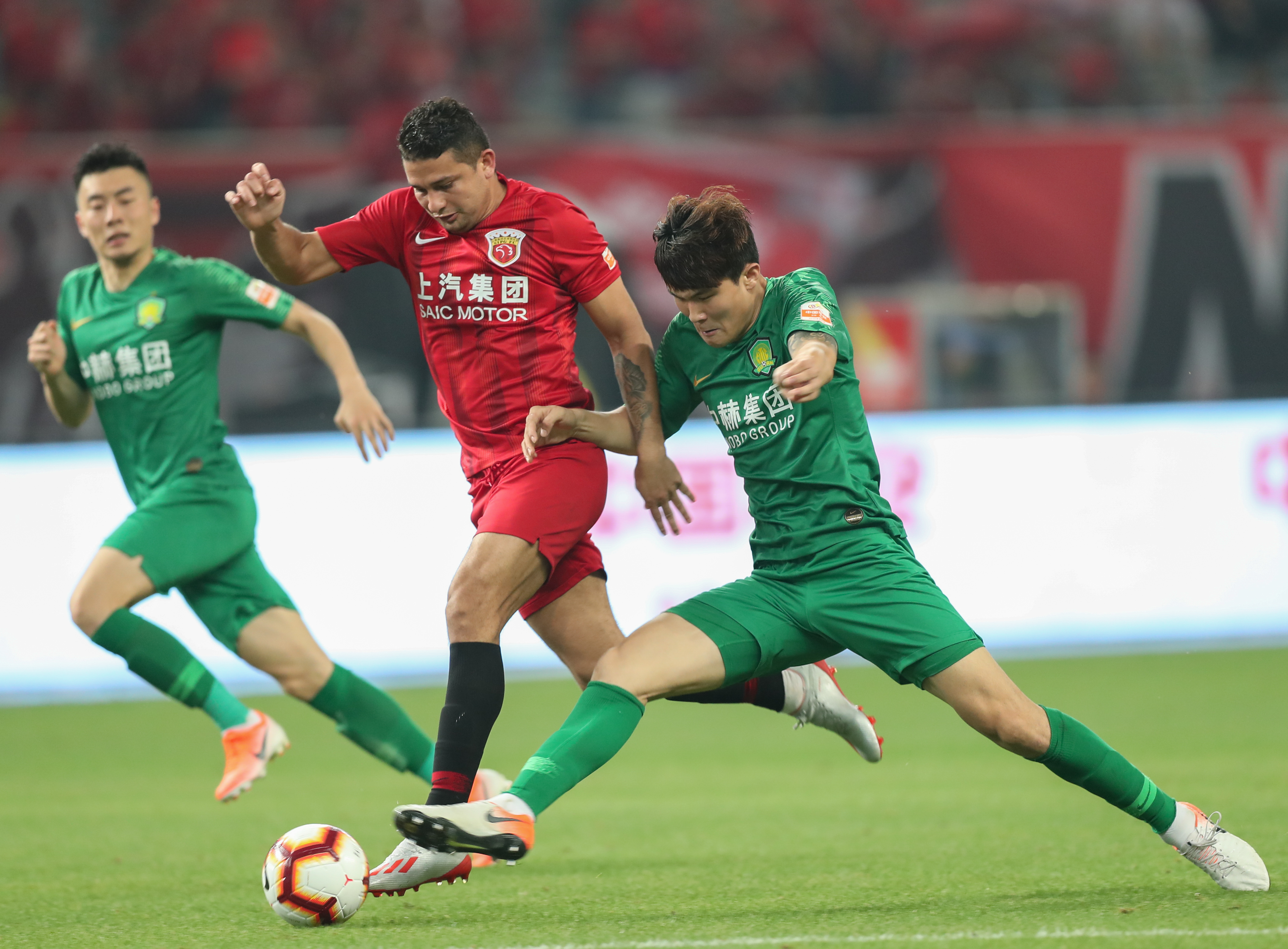 迪乌夫：齐沃经常和我交流帮我提高，高兴自己的机会越来越多（迪乌夫：齐沃常与我沟通助我提升，我很开心自己的机会越来越多）