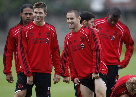 印度网友质疑建造梅西雕像：多此一举，不如花钱培养球员（印度网友不满立梅西雕像：别搞形式，把钱用在培养球员上）