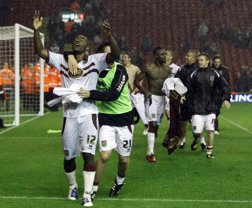 德布劳内精准助攻 主导比赛节奏（德布劳内送出精妙助攻 掌控比赛节奏）